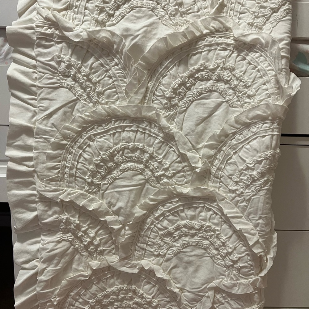 Elegant White Ruffled Bedding